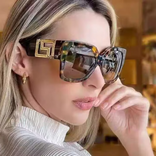 Women Oversized Gradient Tone Sunglasses